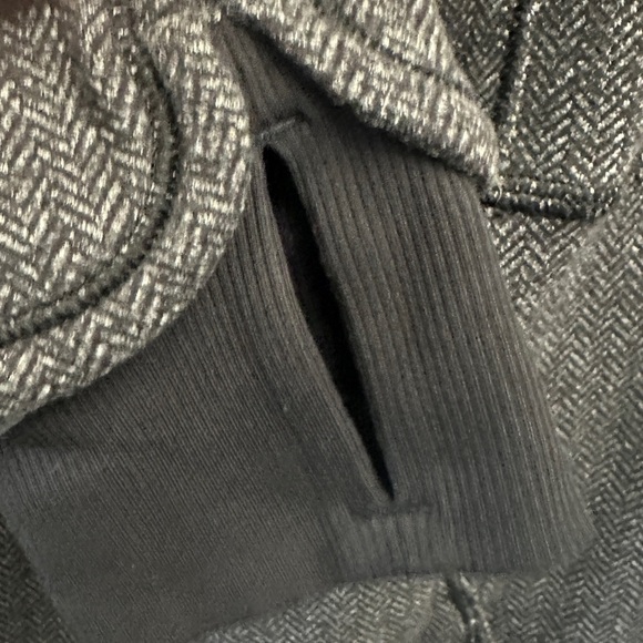 Lululemon Base Runner 1/2 Zip Heathered Herringbone Heathered Black Black Size 6 - Picture 14 of 16